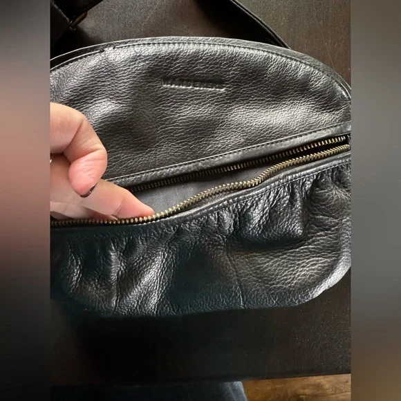 Wanderers Travel Co Beatrice Crossbody Black Leather - Picture 3 of 12